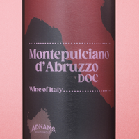 A rich ruby-red wine with highlights of violet.